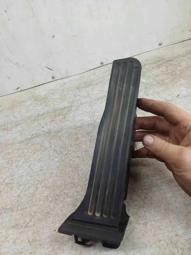 Volkswagen PASSAT B6 (2005 - 2010) 1K1721503L Педаль акселератора — фото 7