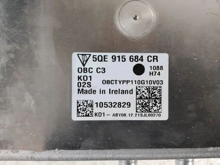 Porsche Taycan 9J1 (2019 - ) 5QE915684CR Зарядное устройство — фото 5