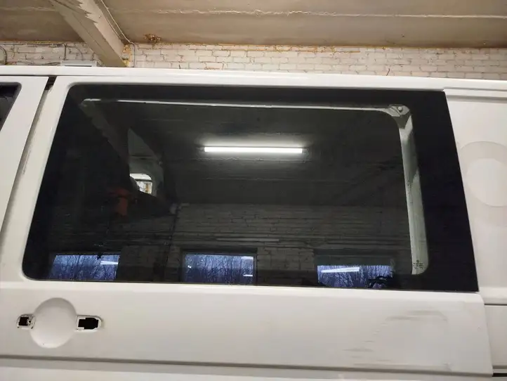 Volkswagen Transporter - Caravelle T5 (2009 - 2015) 7H0845305AG Стекло раздвижной двери — фото 1
