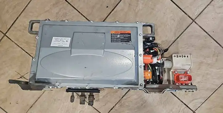Nissan Leaf I (ZE0) (2010 - 2017) 296A03NA3A Зарядное устройство — фото 1