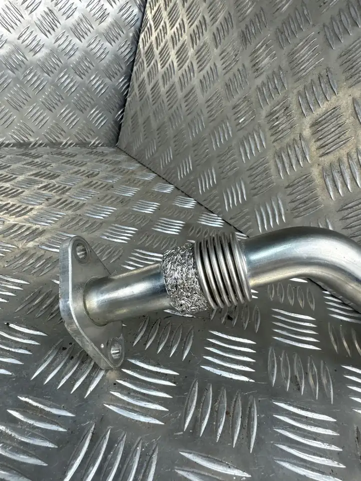 Audi A4 S4 B7 8E 8H (2004 - 2009) 038131521CB Трубка EGR — фото 2
