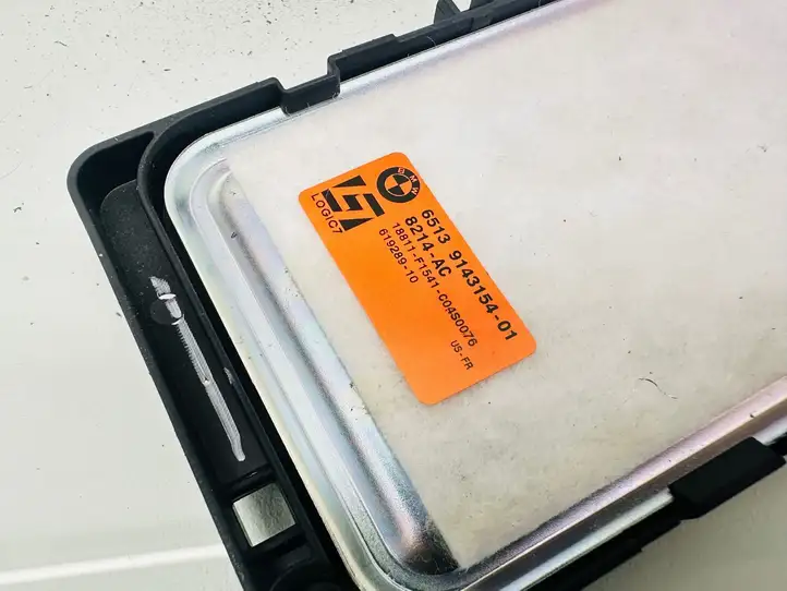 BMW 3 E90 E91 (2005 - 2012)  8214AC Потолочный динамик