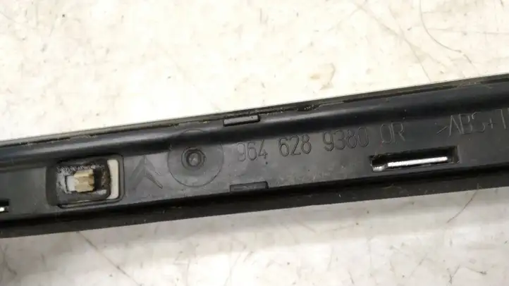 Citroen C6 (2005 - 2012)  9646289380 Отделка заднего бокового стекла