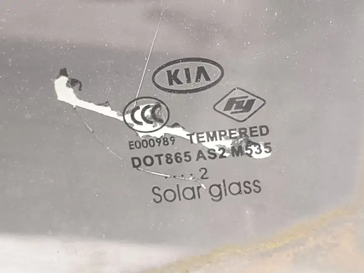 Kia Optima (2010 - 2013) E000989 Стекло задней двери — фото 4
