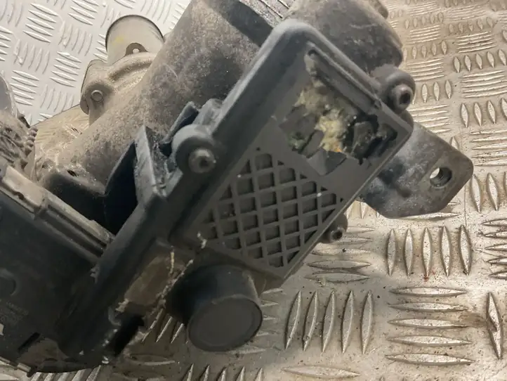 Volvo XC90 (2006 - 2014)   Термостат EGR