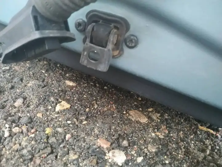 Seat Ibiza IV (6J,6P) (2008 - 2017) Ограничитель задней двери — фото 2