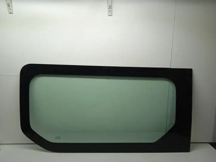Opel Vivaro (2014 - 2018) 43R000479 Стекло раздвижной двери — фото 1