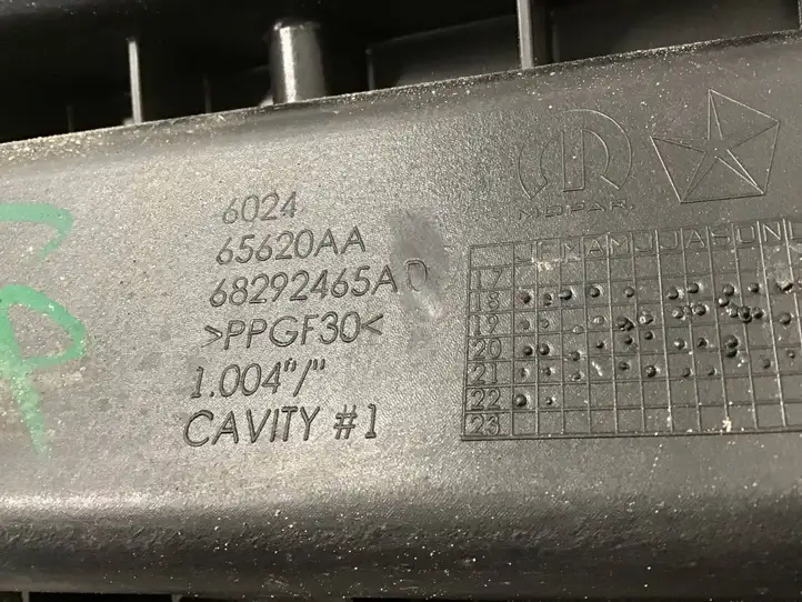 Dodge Ram (2018 - ) 68292465A Ящик аккумулятора — фото 9