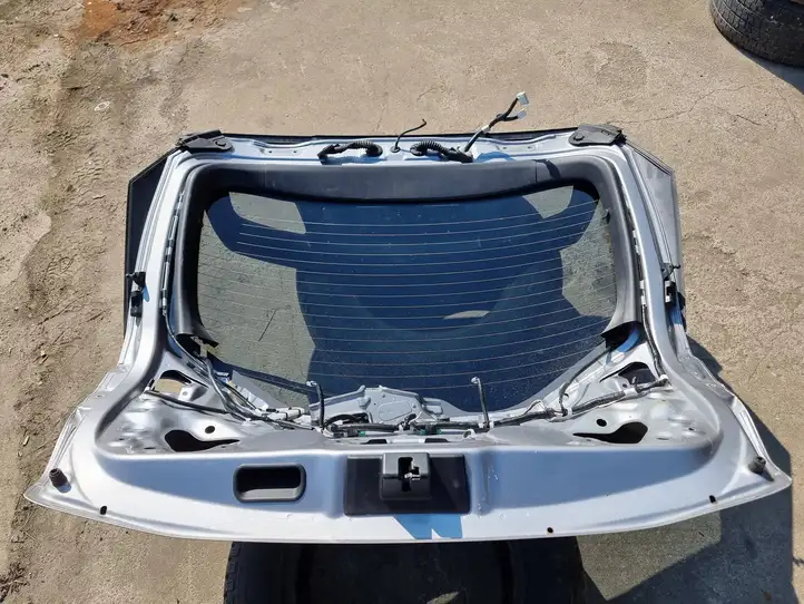 Toyota C-HR I (2016 - 2022) Крышка багажника — фото 2