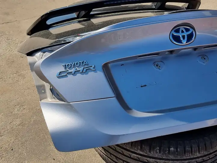 Toyota C-HR I (2016 - 2022) Крышка багажника — фото 9