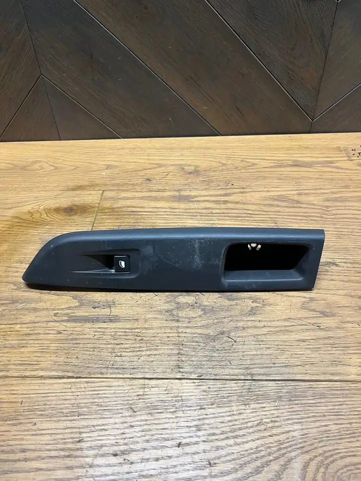 Opel Corsa F (2019 - ) 39176131 Накладка кнопки стеклоподъемника — фото 1