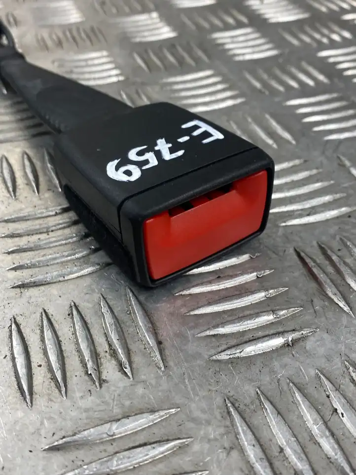 Audi A4 S4 B9 8W (2019 - ) 8W0857755 Замок переднего ремня — фото 3