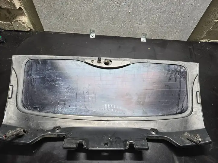 BMW 3 E90 E91 (2005 - 2012) Открывающееся стекло крышки багажника — фото 3