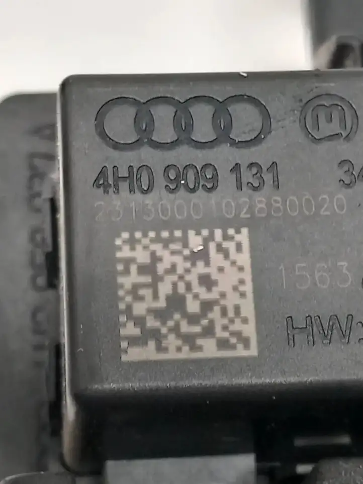 Audi A8 S8 D4 4H (2010 - 2014) 4H0909131 Блок бесключевого доступа — фото 3