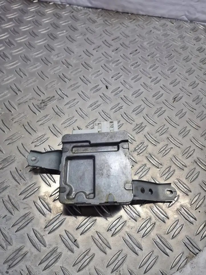 Toyota Yaris (1999 - 2003) 6900000569 Блок управления усилителем руля — фото 1