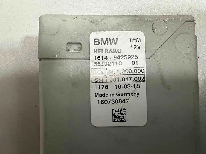 BMW 5 G30 G31 (2016 - ) 9425925 Блок управления топливным насосом — фото 4