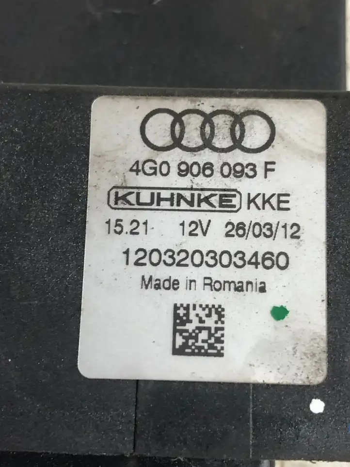 Audi A5 8T 8F (2011 - 2016) 4G0906093F Блок управления топливным насосом — фото 3