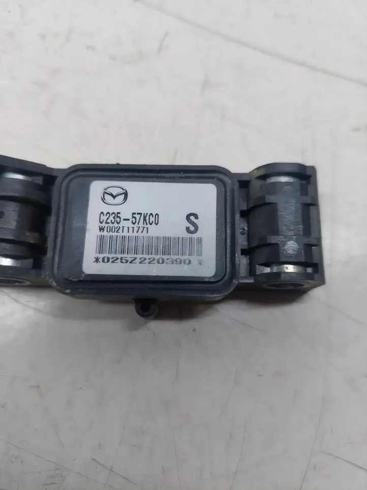 Mazda 5 (2005 - 2010) C23557KC0 Датчик удара SRS — фото 2