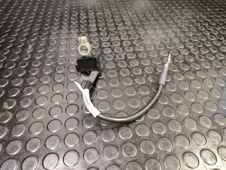 Audi Q5 (2008 - 2012)  8R0915181B Минусовый провод (аккумулятора)