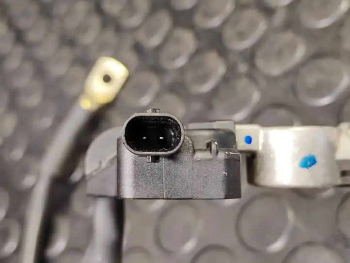 Audi Q5 (2008 - 2012)  8R0915181B Минусовый провод (аккумулятора)