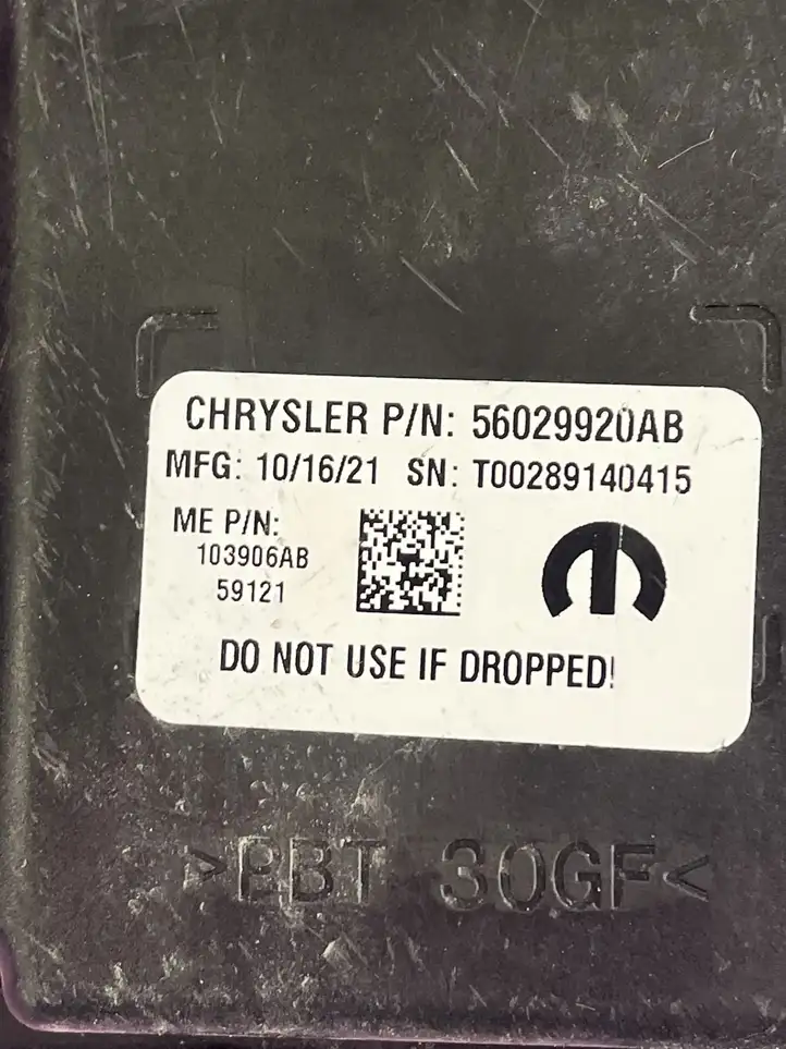 Chrysler Pacifica (2016 - ) 56029920AB Модуль управления видео — фото 4