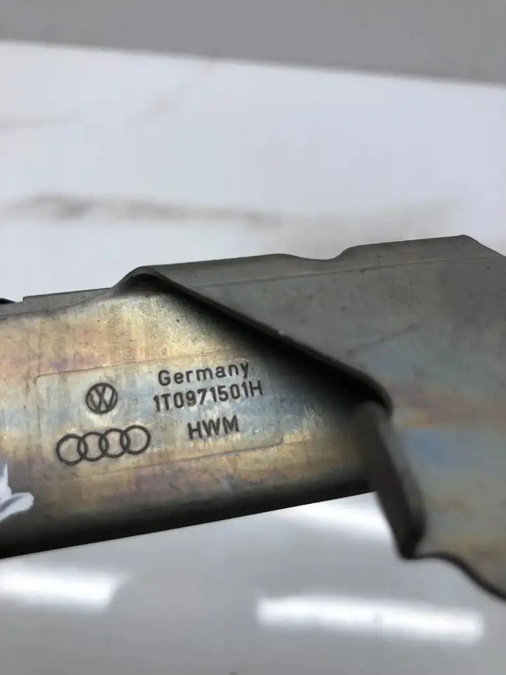 Volkswagen Touran I (2003 - 2010)  1T0035577 Блок управления антенной