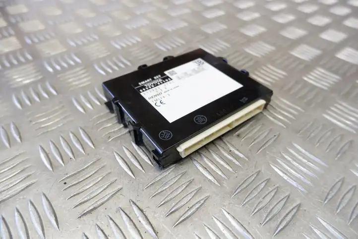 Toyota Prius+ (ZVW40) (2011 - 2018)  8999047102 Блок управления без ключа