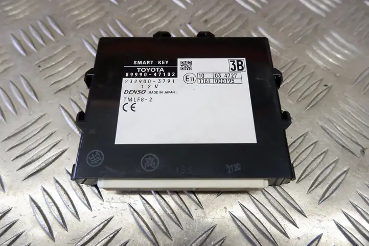 Toyota Prius+ (ZVW40) (2011 - 2018)  8999047102 Блок управления без ключа