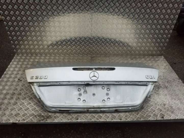 Mercedes-Benz E W211 Galinis dangtis (bagažinės)