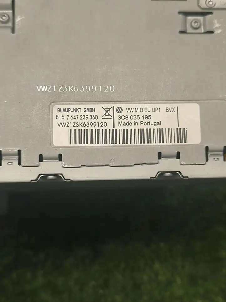 Volkswagen PASSAT CC (2008 - 2012) 7647239360 Магнитола / мультимедийная система — фото 2