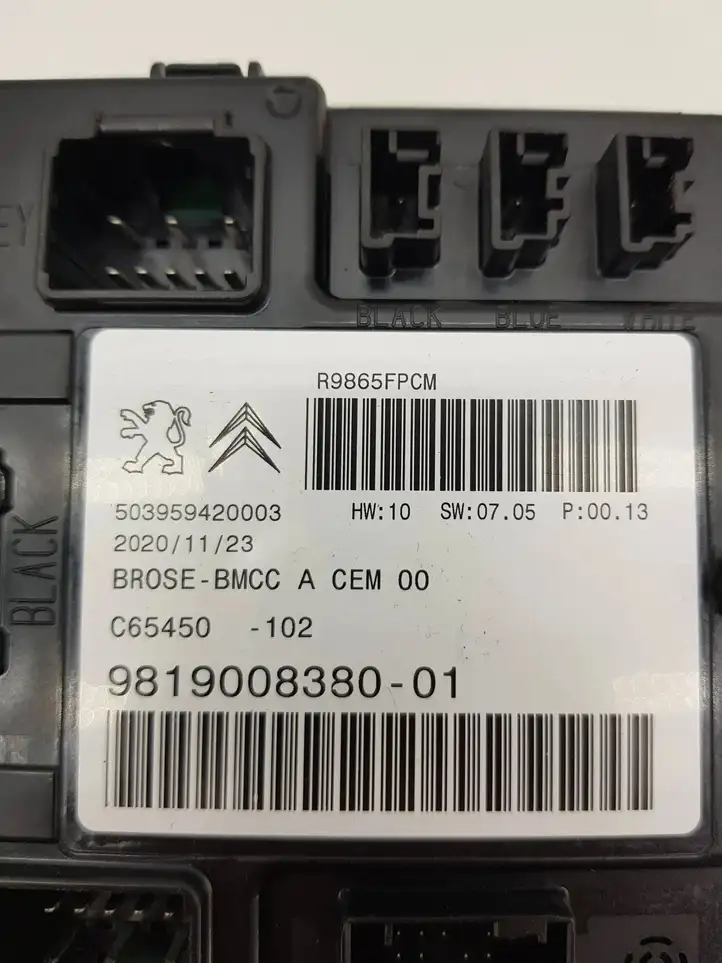 Peugeot 508 II (2018 - ) 9819008380 Блок управления крышкой багажника — фото 3
