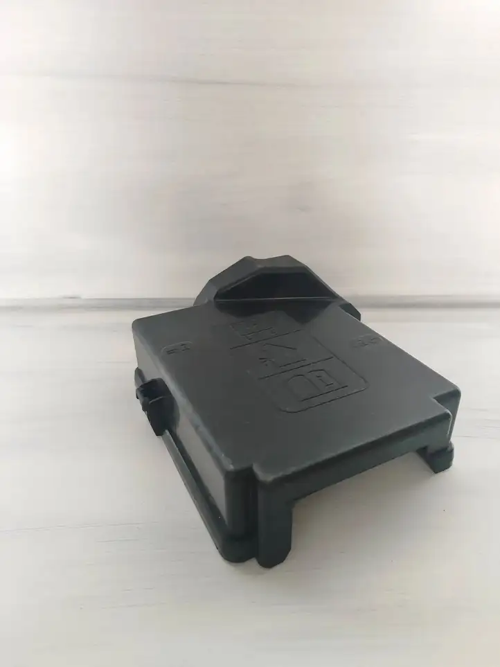 Chevrolet Camaro (2018 - )  7171452530 Крышка ящика предохранителей