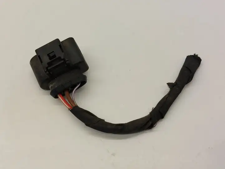 Volkswagen PASSAT B8 (2015 - )  8K0973724 Другой проводник