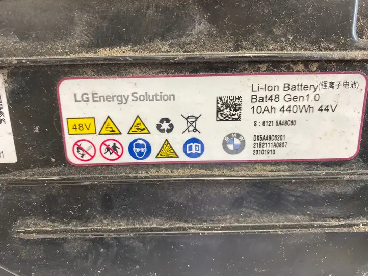 BMW 3 G20 G21 (2019 - ) 61215A48C60 Аккумулятор — фото 5