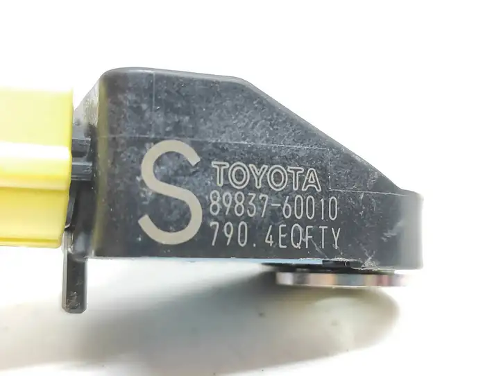 Toyota Land Cruiser (J200) (2008 - ) 8983760010 Датчик удара SRS — фото 3