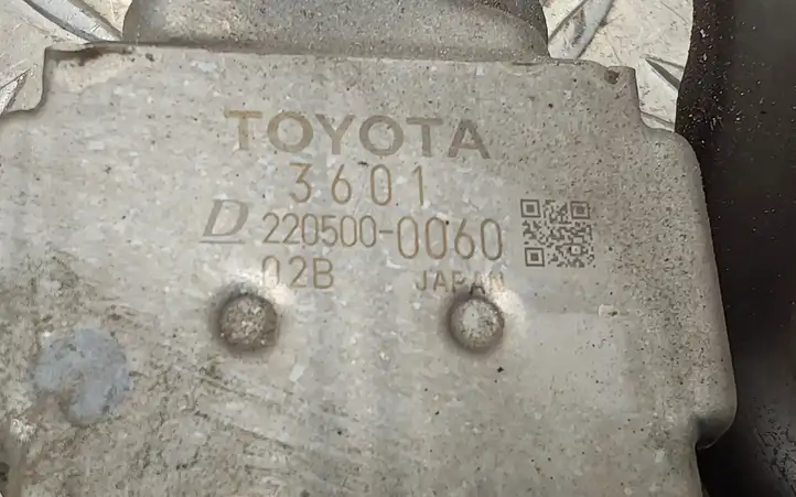 Toyota RAV 4 (XA40) (2012 - 2018) 2205000060 Охладитель клапана EGR — фото 2