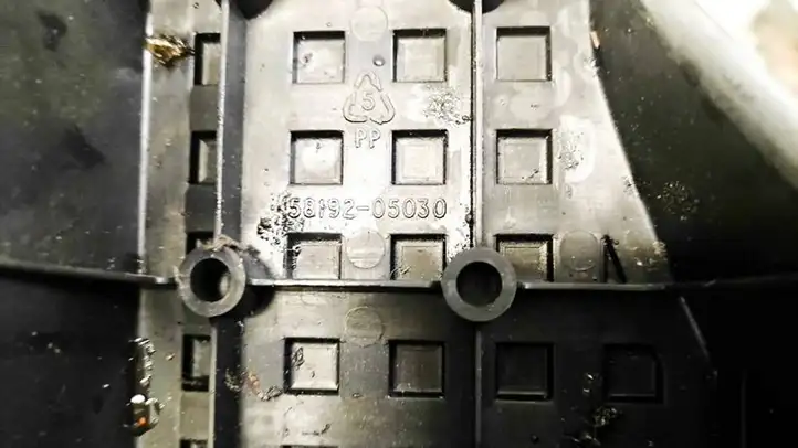 Toyota Avensis T250 (2003 - 2006) 5819205030 Прочие детали салона — фото 3