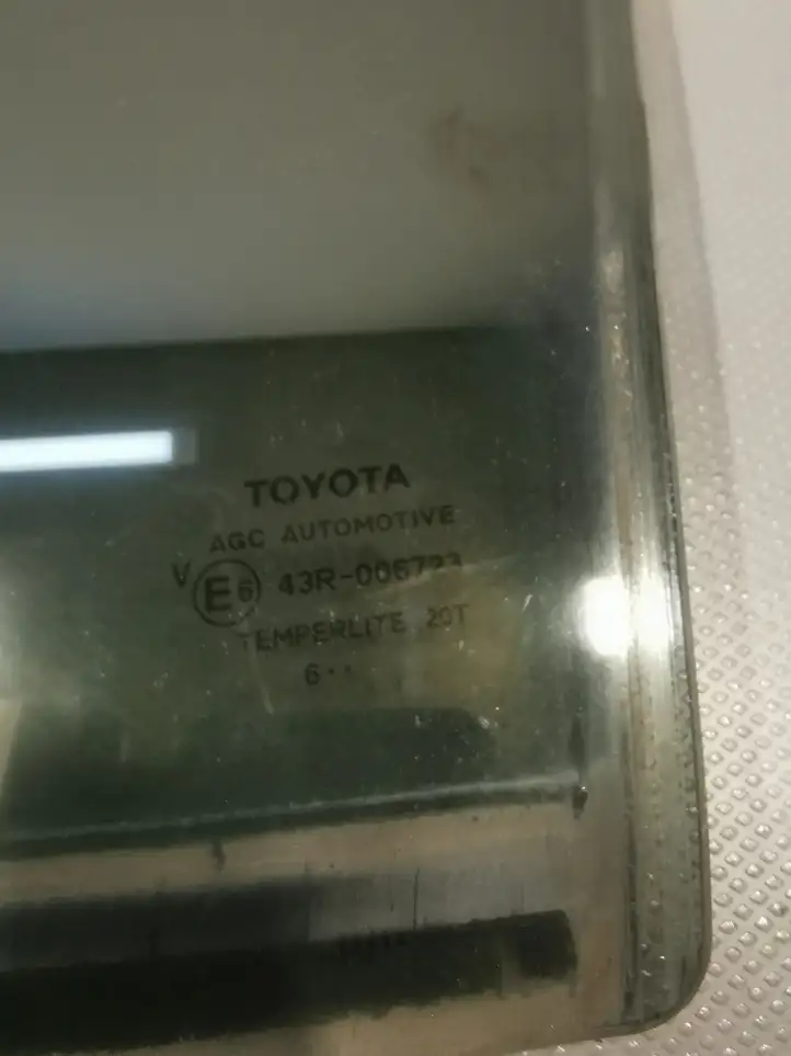 Toyota Avensis T270 (2015 - 2018) Стекло задней двери — фото 3