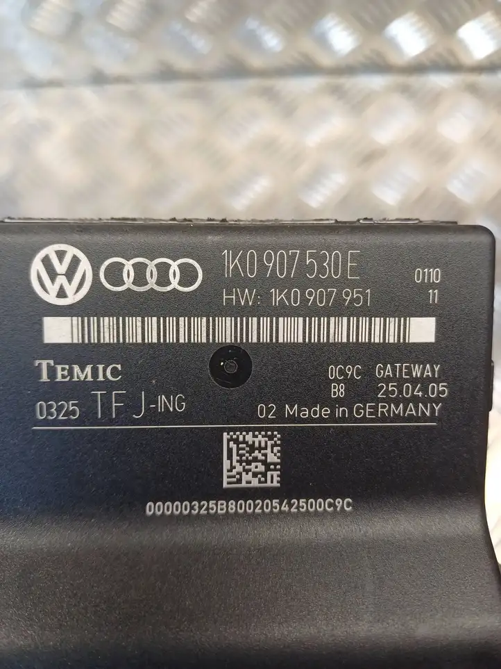 Volkswagen Golf Plus (2004 - 2008) 1K0907530E Модуль Gateway — фото 4
