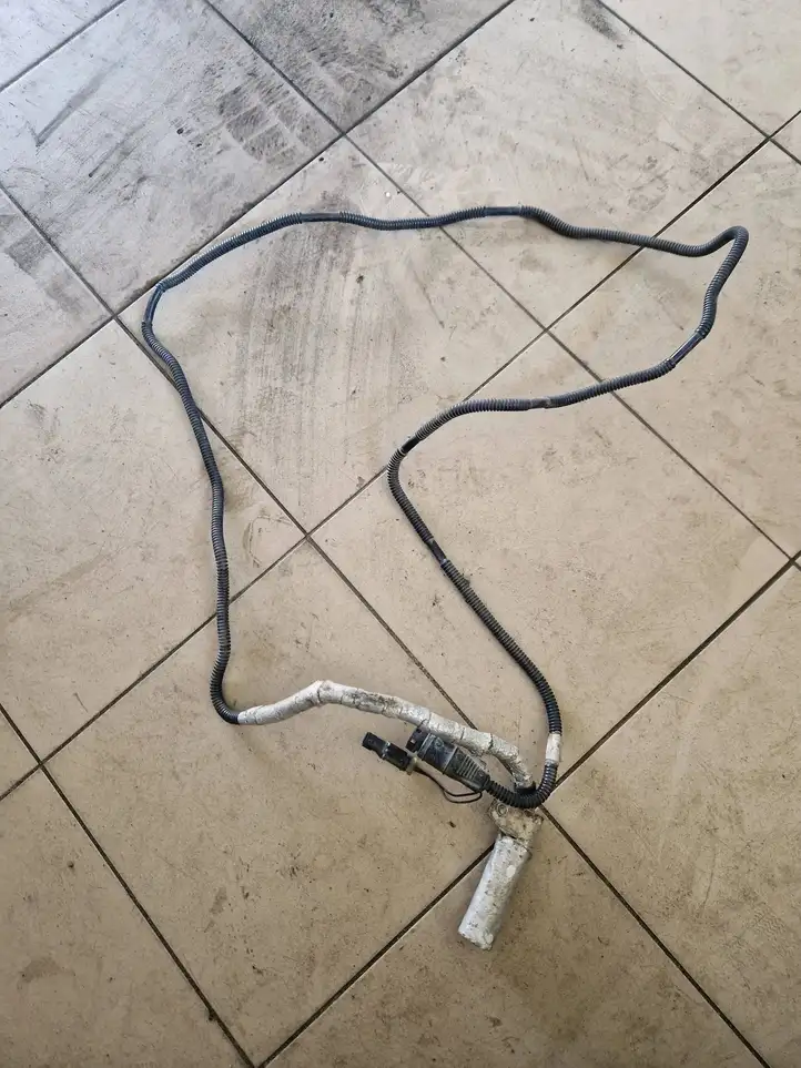 BMW X5 F15 (2013 - 2017)  7295663 Трубка (трубки) для подачи топлива ADblue