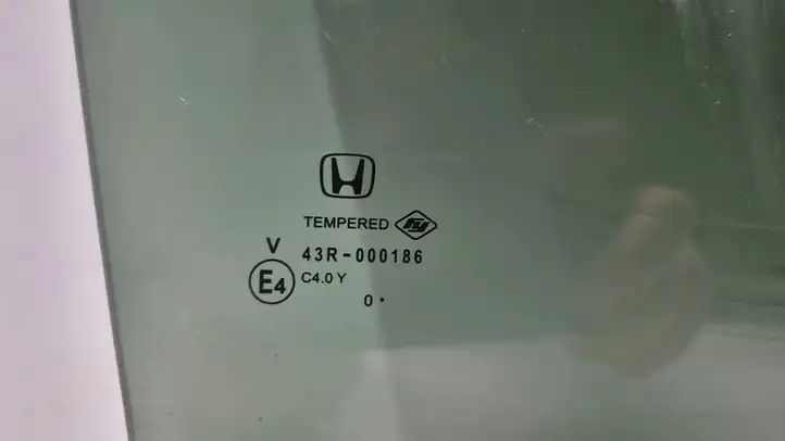 Honda CR-V (2017 - 2022) 73400TNYG01 Стекло задней двери — фото 2
