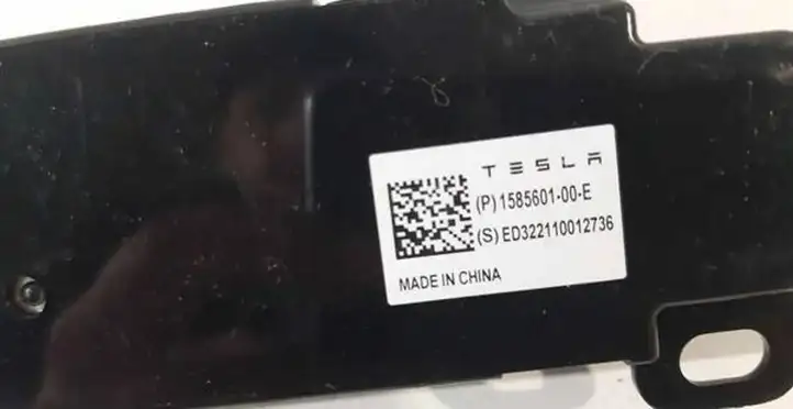 Tesla Model Y (2019 - 2024) 158560100E Антенна Bluetooth — фото 3