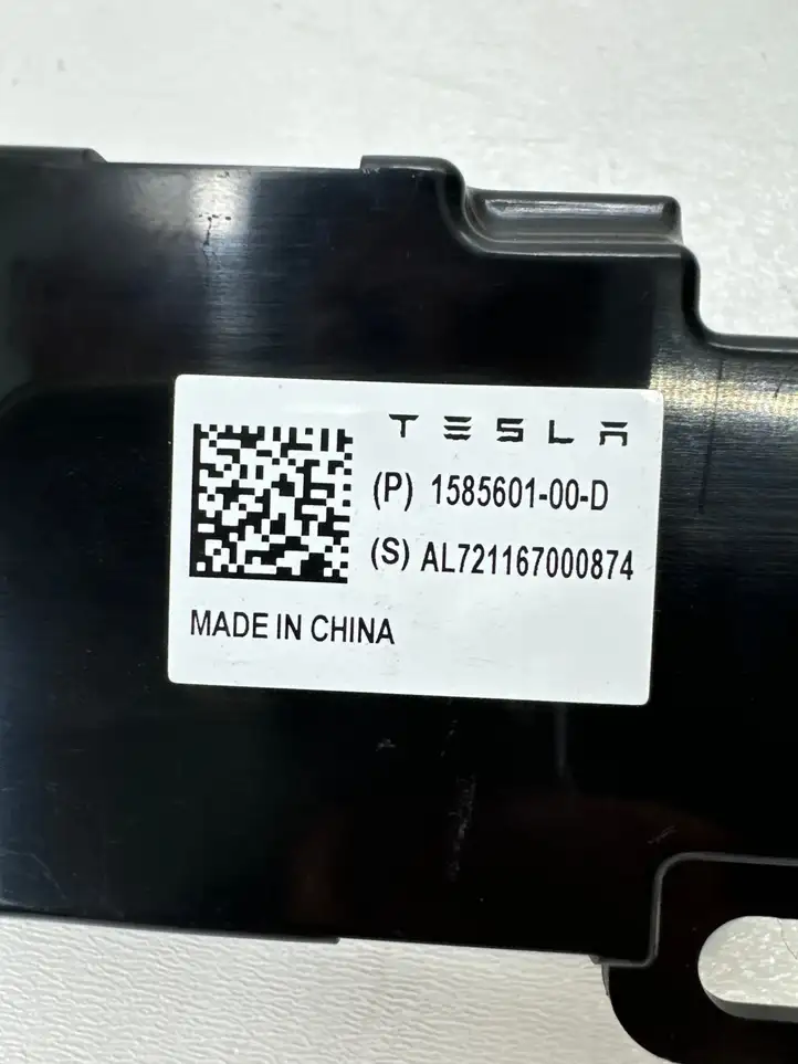 Tesla Model Y (2019 - 2024) 158560100D Антенна Bluetooth — фото 6