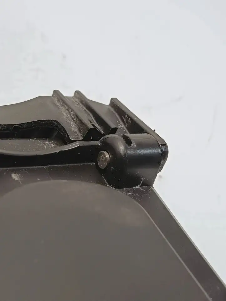 Tesla Model S (2012 - 2016) 1022423 Крышка зарядного разъема — фото 5