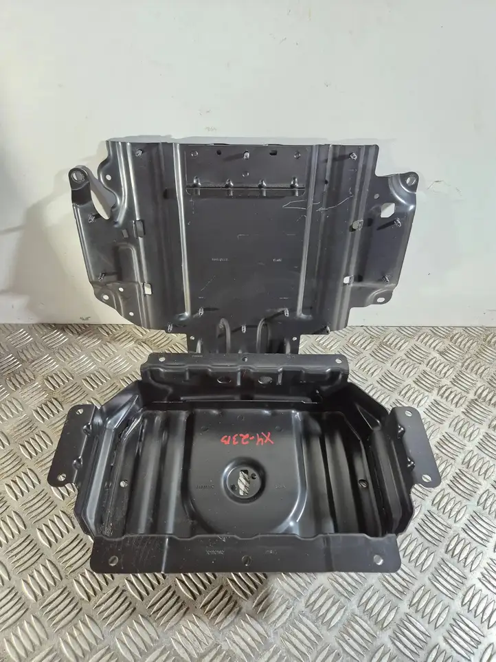 Volvo XC40 (2017 - ) 31656857 Корпус аккумуляторной батареи — фото 2