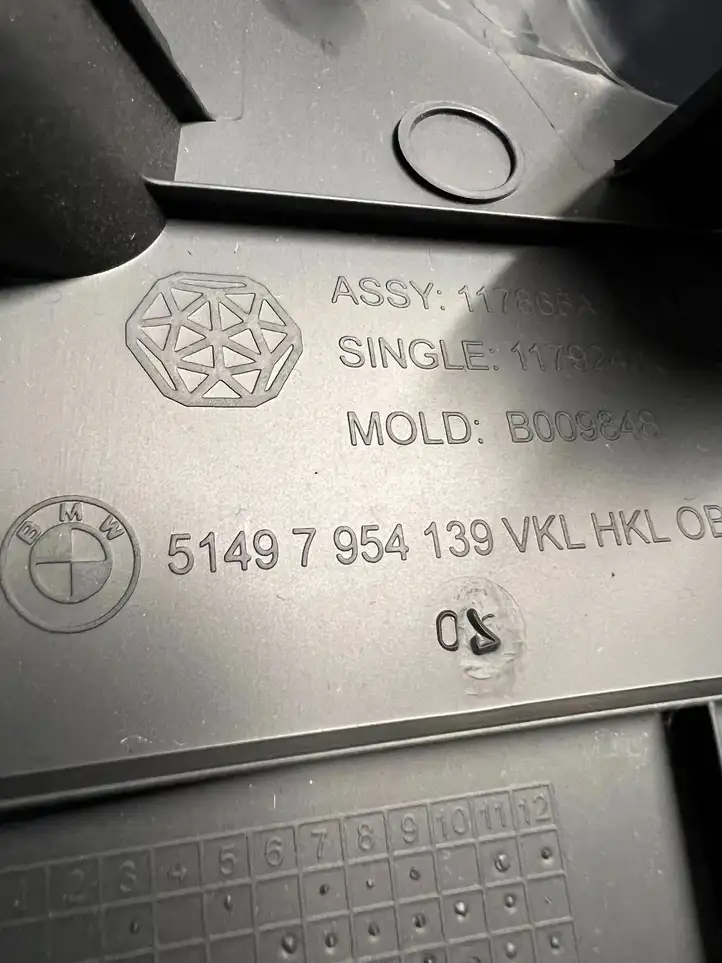 BMW iX (2021 - ) 7954139 Верхняя обшивка у окна — фото 3