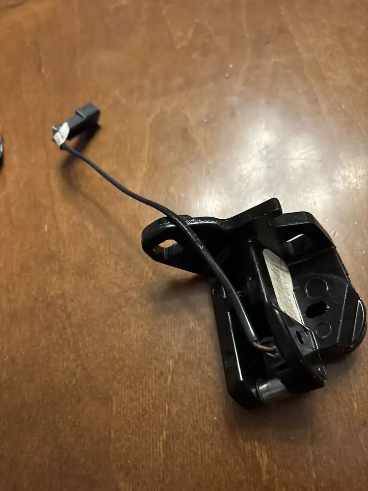 Chevrolet Corvette C7 (2014 - 2019) 23481809 Кнопка управления крышей — фото 1