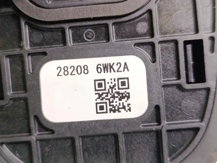 Nissan Leaf II (ZE1) (2017 - ) 282086WK2A GPS антенна — фото 4