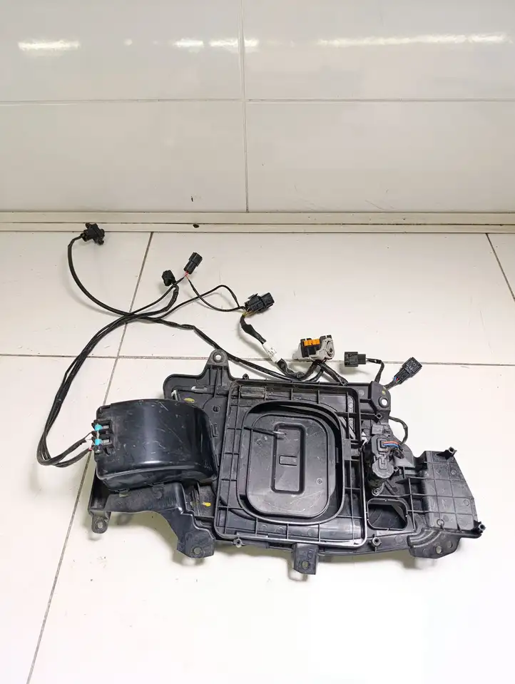 Hyundai Kona I (2017 - 2022) 86340K4000 Крышка зарядного разъема — фото 7