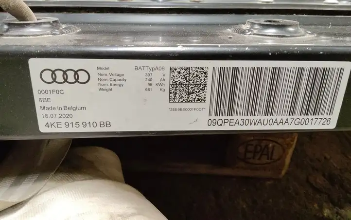 Audi e-tron (2018 - ) 4KE915910BB Аккумулятор гибридного / электрического автомобиля — фото 3